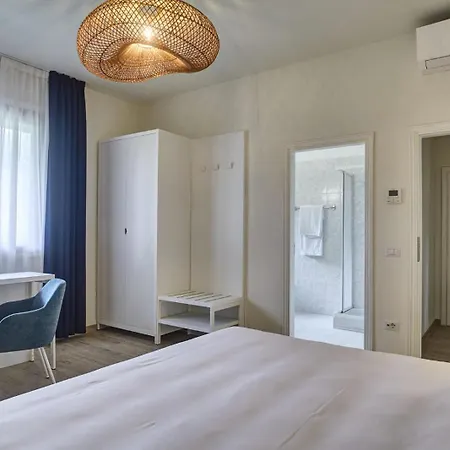 Dimora Aparthotel *